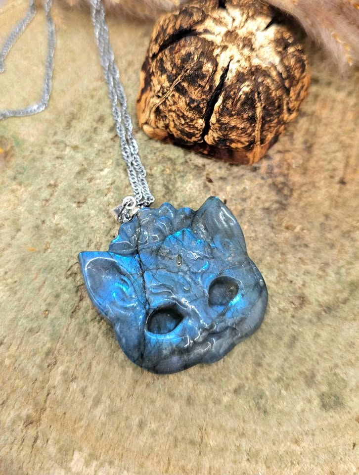 Nature Labradorite Cat Mask Pendant Necklace