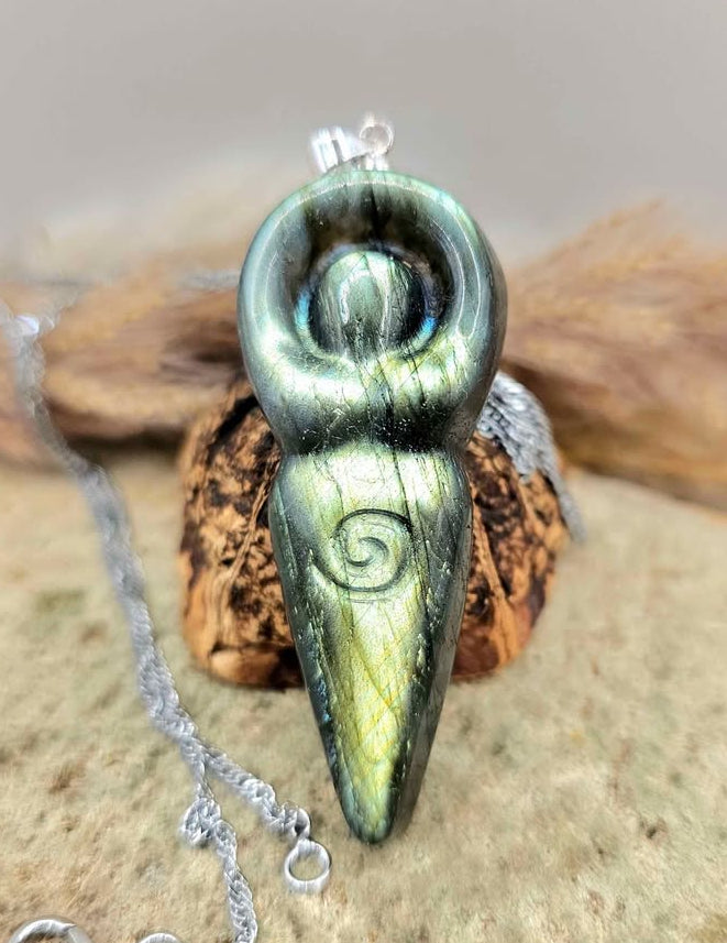 Nature Labradorite Carved Spiral Goddess Pendant Necklace