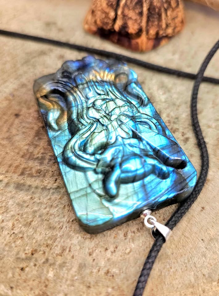 Nature Labradorite Fox Warrior Pendant Necklace