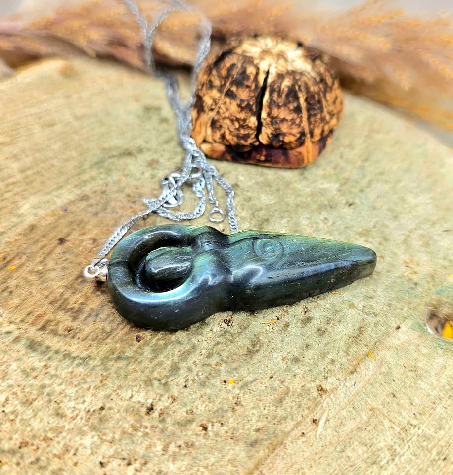 Nature Labradorite Carved Spiral Goddess Pendant Necklace