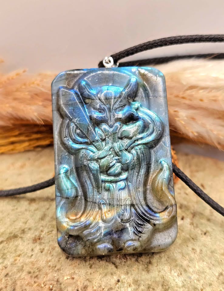Nature Labradorite Fox Warrior Pendant Necklace