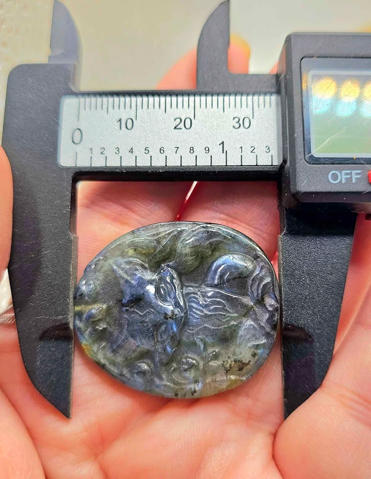 Nature Labradorite Nine Tails Fox Pendant Necklace