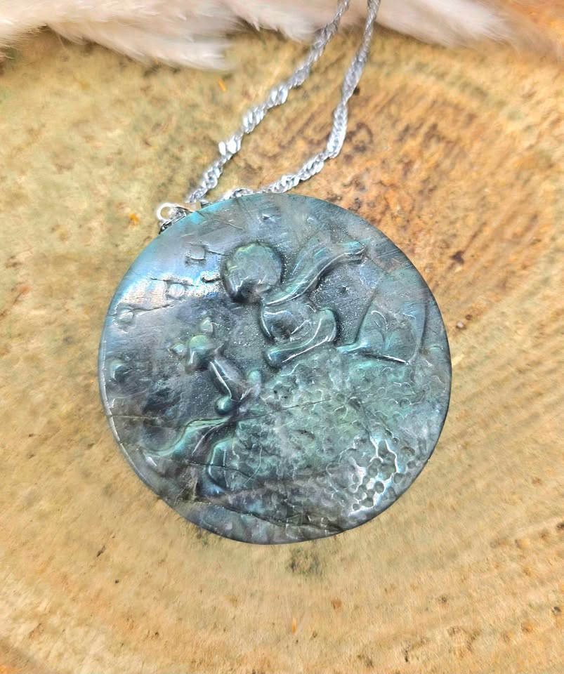 Nature Labradorite Little Prince And Fox Pendant Necklace