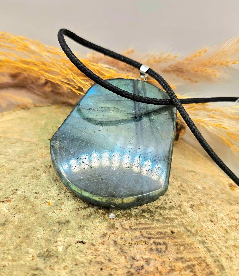 Nature Labradorite Foo Dog Big Pendant Necklace