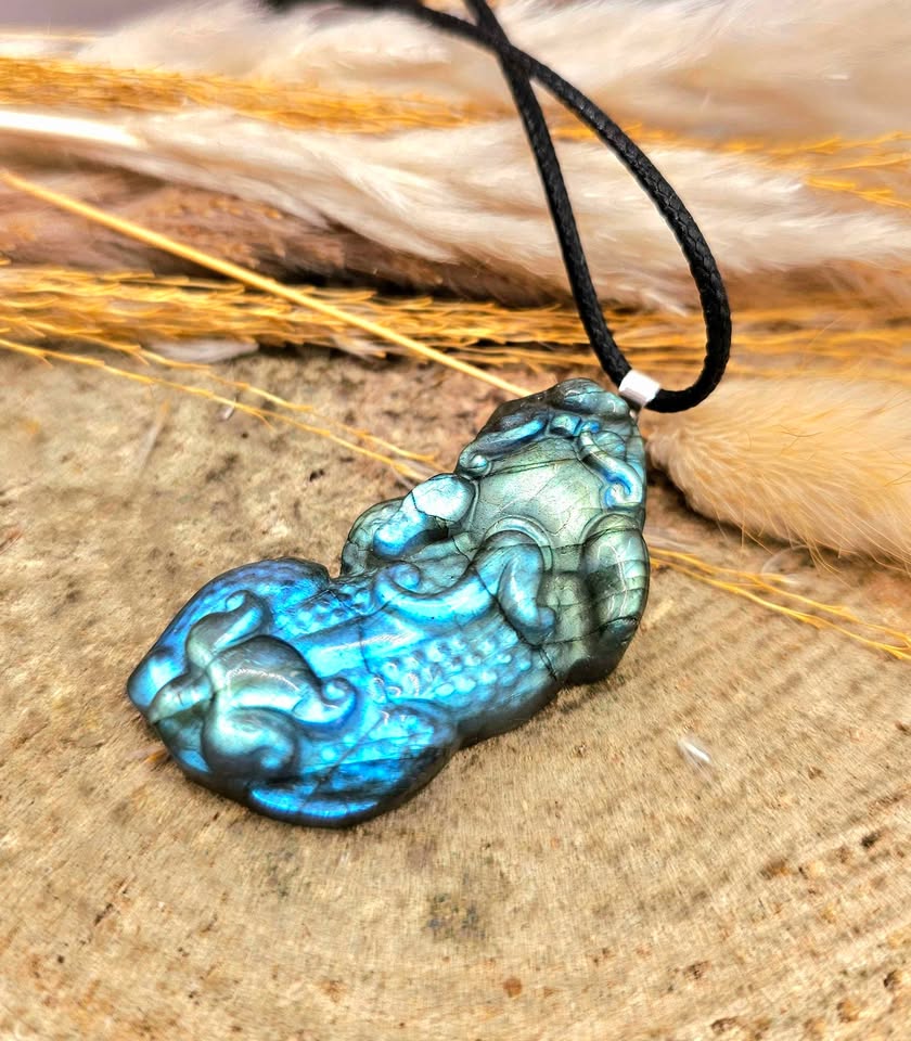 Nature Labradorite Carved Pixiu Pendant Necklace