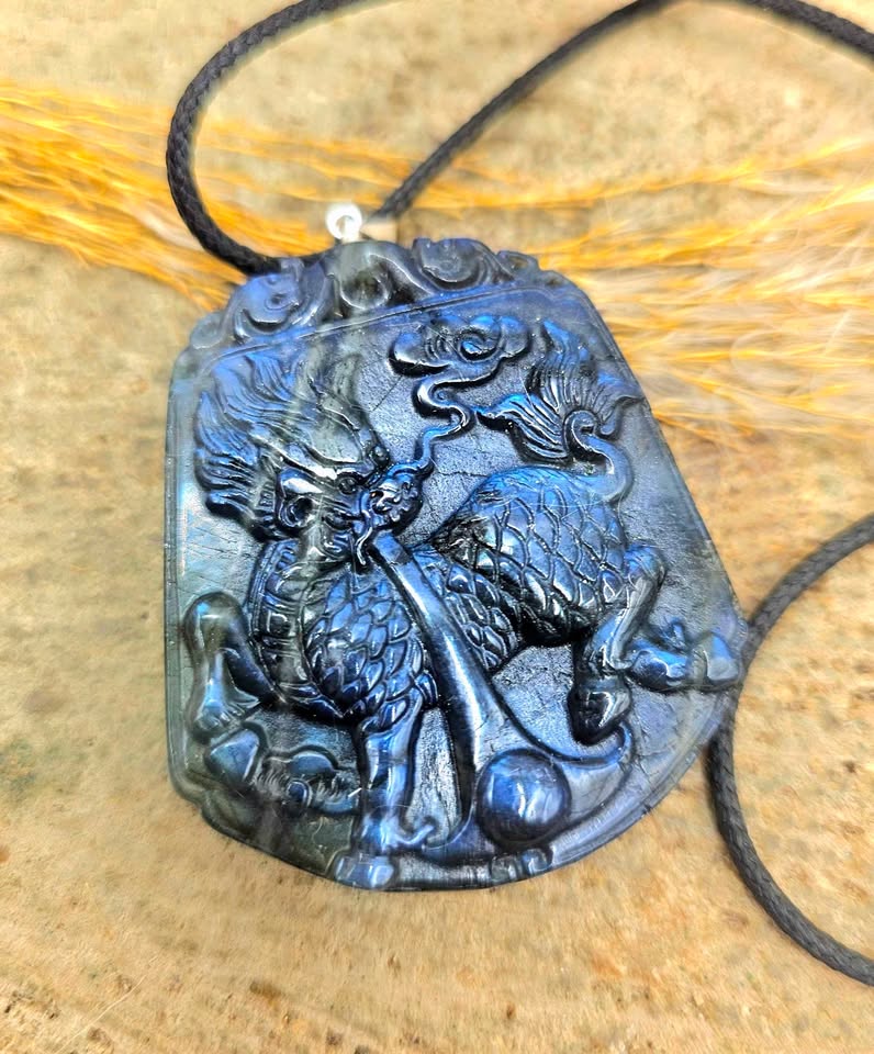 Nature Labradorite Foo Dog Big Pendant Necklace
