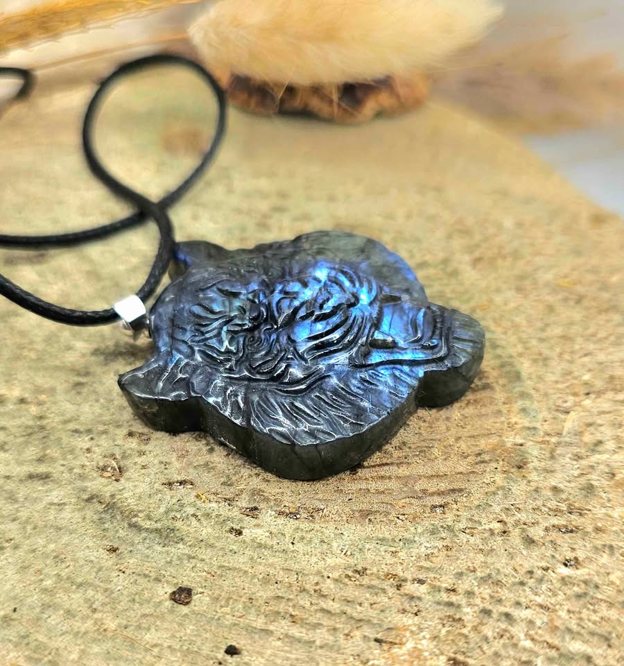 Nature Labradorite Carved Tiger Head Pendant Necklace