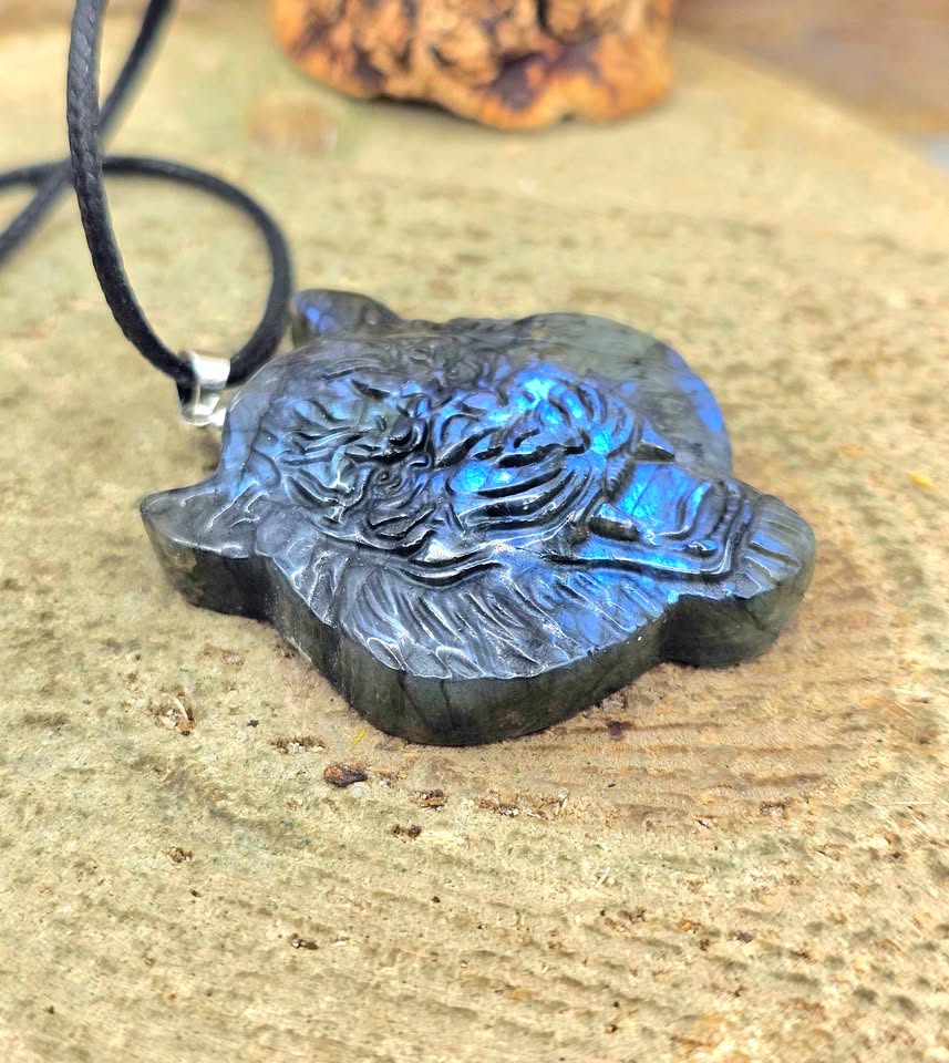 Nature Labradorite Carved Tiger Head Pendant Necklace