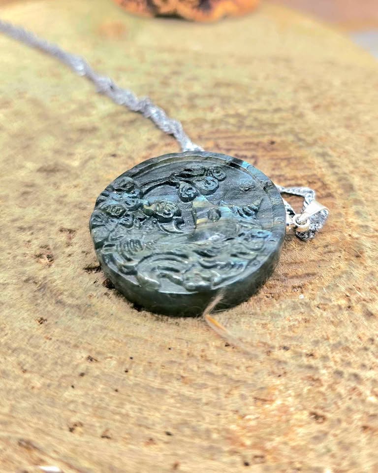 Nature Labradorite Unicorn And Flowers Pendant Necklace