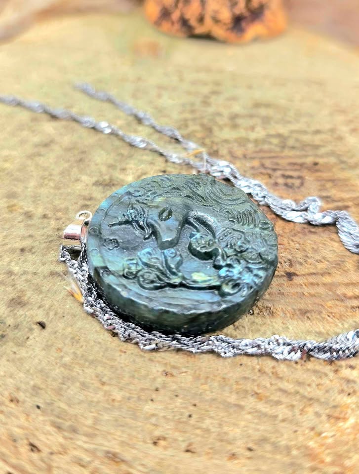 Nature Labradorite Unicorn And Flowers Pendant Necklace