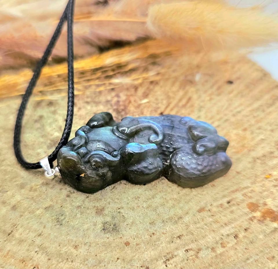 Nature Labradorite Carved Pixiu Pendant Necklace