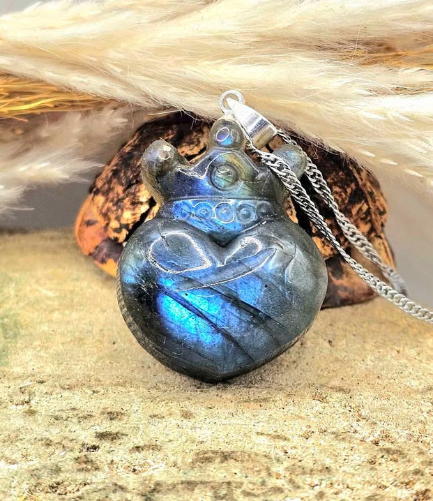 Nature Labradorite Heart With Crown Pendant Necklace
