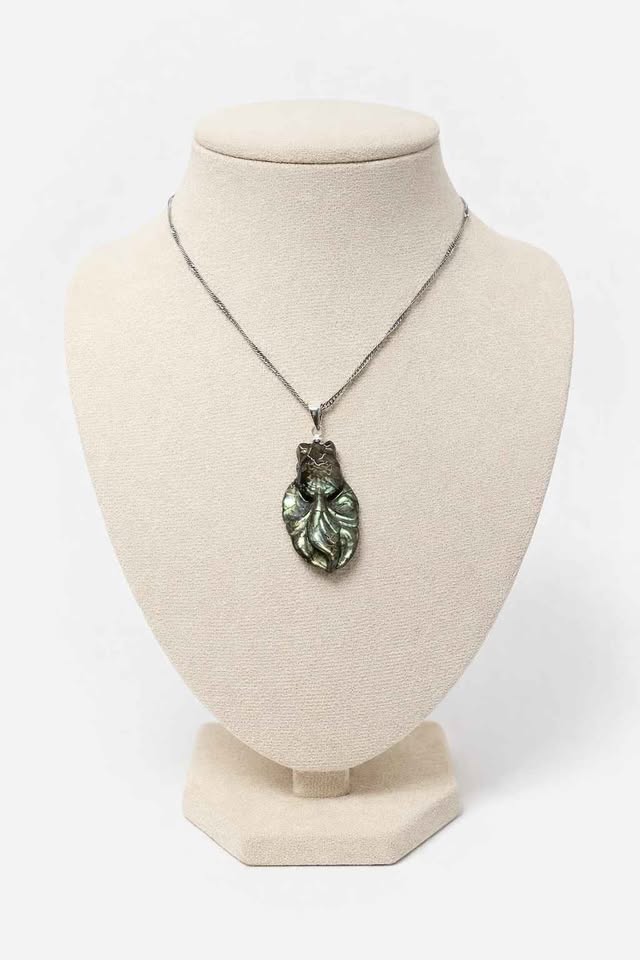 Nature Labradorite Carved Flashy Goldfish Pendant Necklace