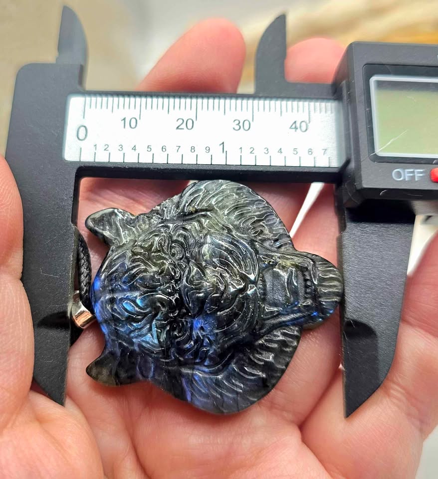 Nature Labradorite Carved Tiger Head Pendant Necklace