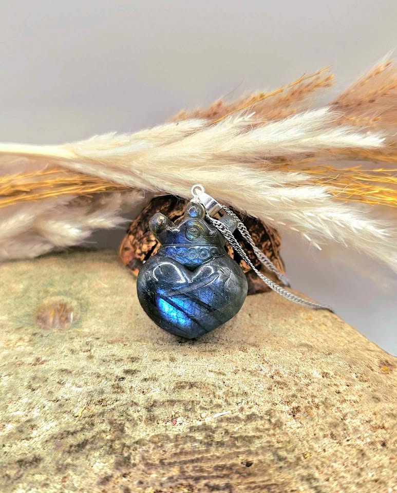 Nature Labradorite Heart With Crown Pendant Necklace