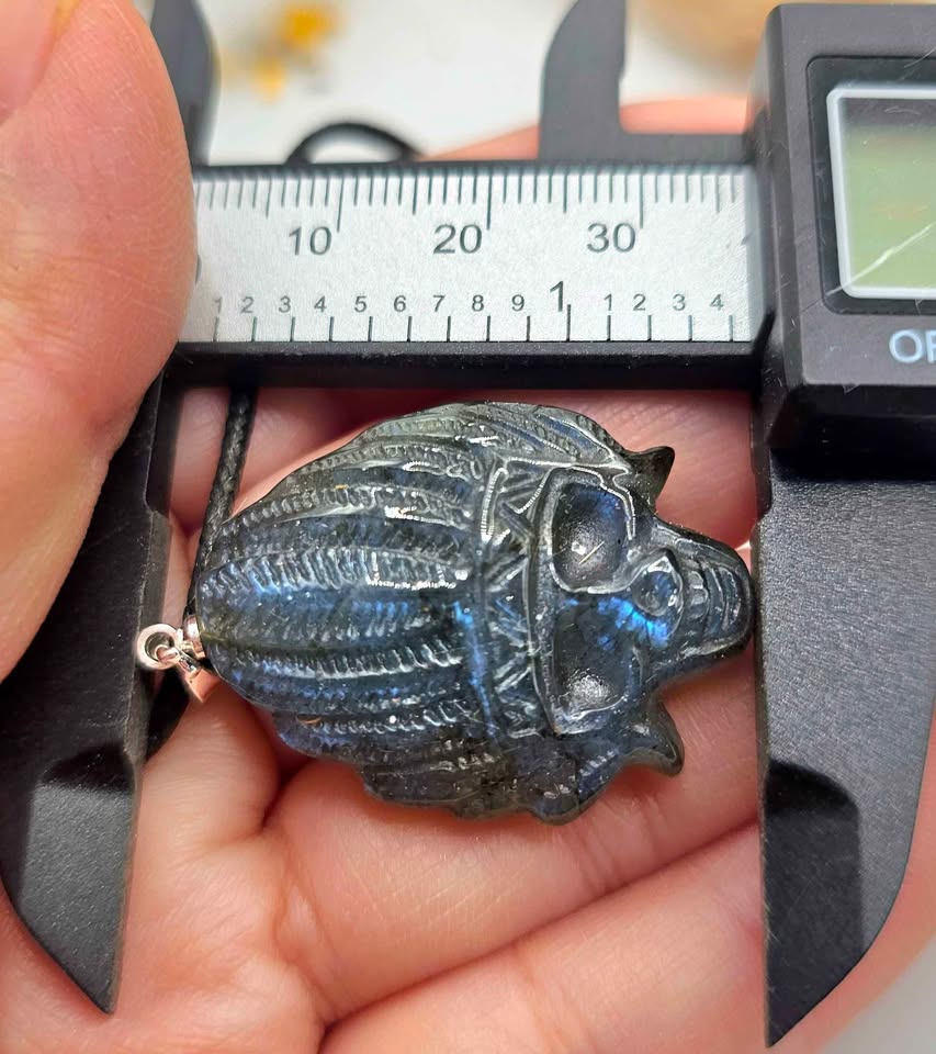 Nature Labradorite Native American Head Skull Pendant Necklace.