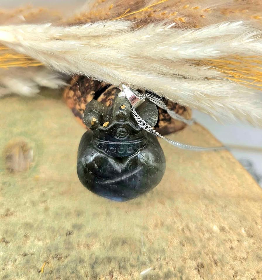 Nature Labradorite Heart With Crown Pendant Necklace