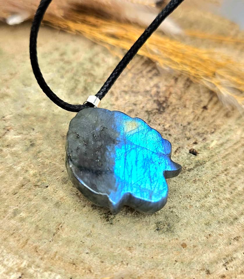 Nature Labradorite Native American Head Skull Pendant Necklace.