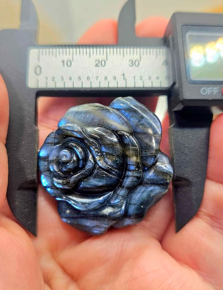Nature Labradorite Carved Flashy Rose Pendant Necklace