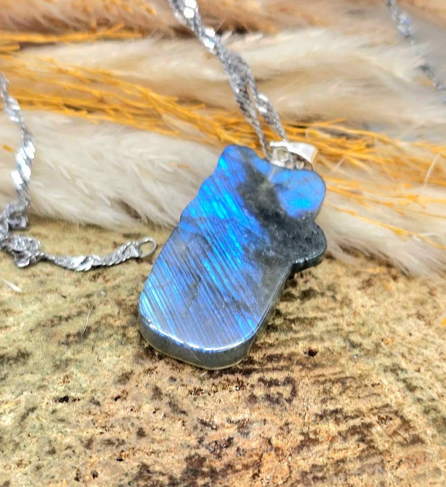 Nature Labradorite Lucky Fortunate Cat Pendant Necklace