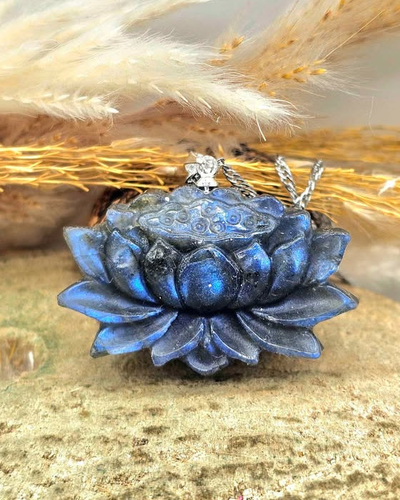 Nature Labradorite Carved Flashy Lotus Flower Pendant Necklace