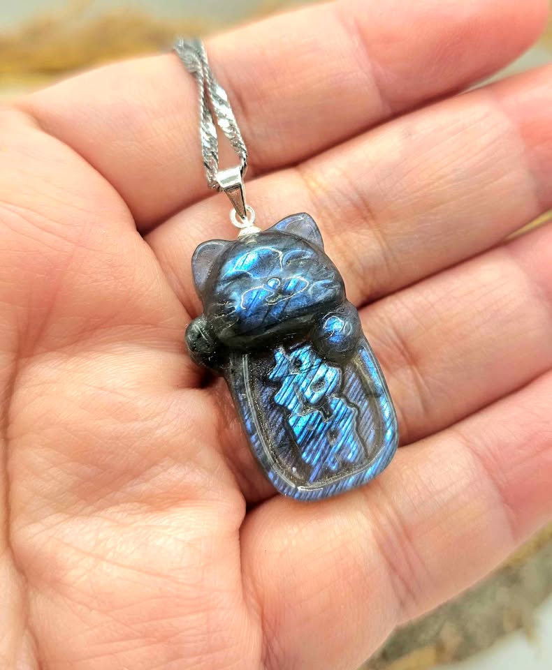 Nature Labradorite Lucky Fortunate Cat Pendant Necklace