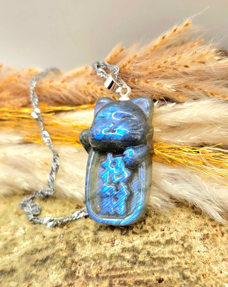 Nature Labradorite Lucky Fortunate Cat Pendant Necklace