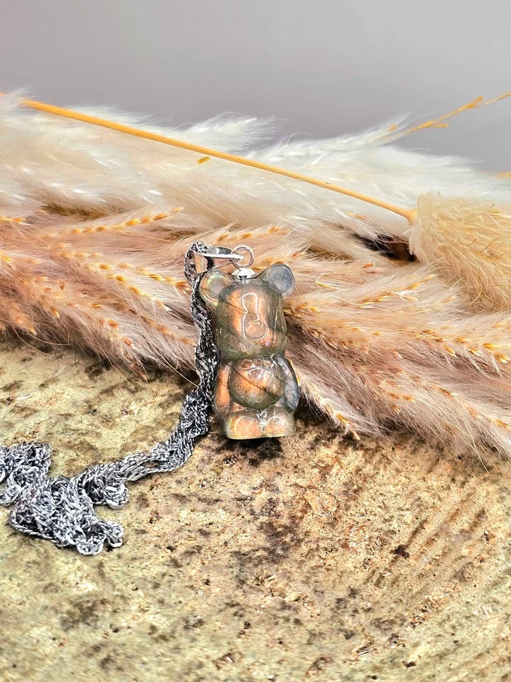 Nature Labradorite Flashy Standing Bear Pendant Necklace