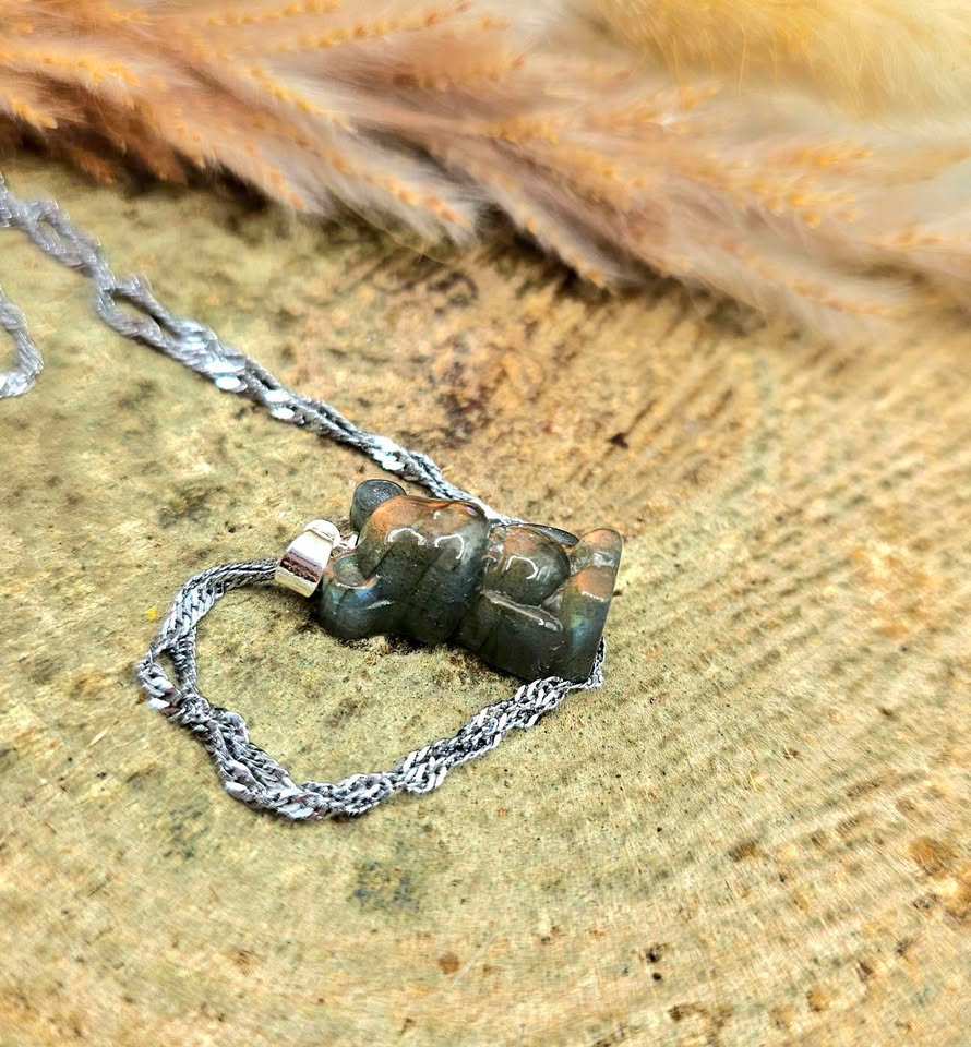 Nature Labradorite Flashy Standing Bear Pendant Necklace