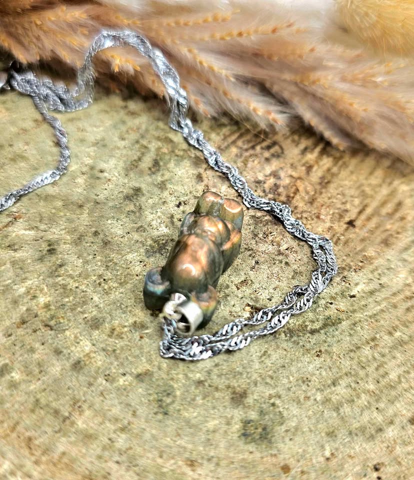 Nature Labradorite Flashy Standing Bear Pendant Necklace
