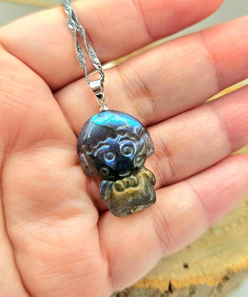Nature Labradorite Carved Makura Pendant Necklace.