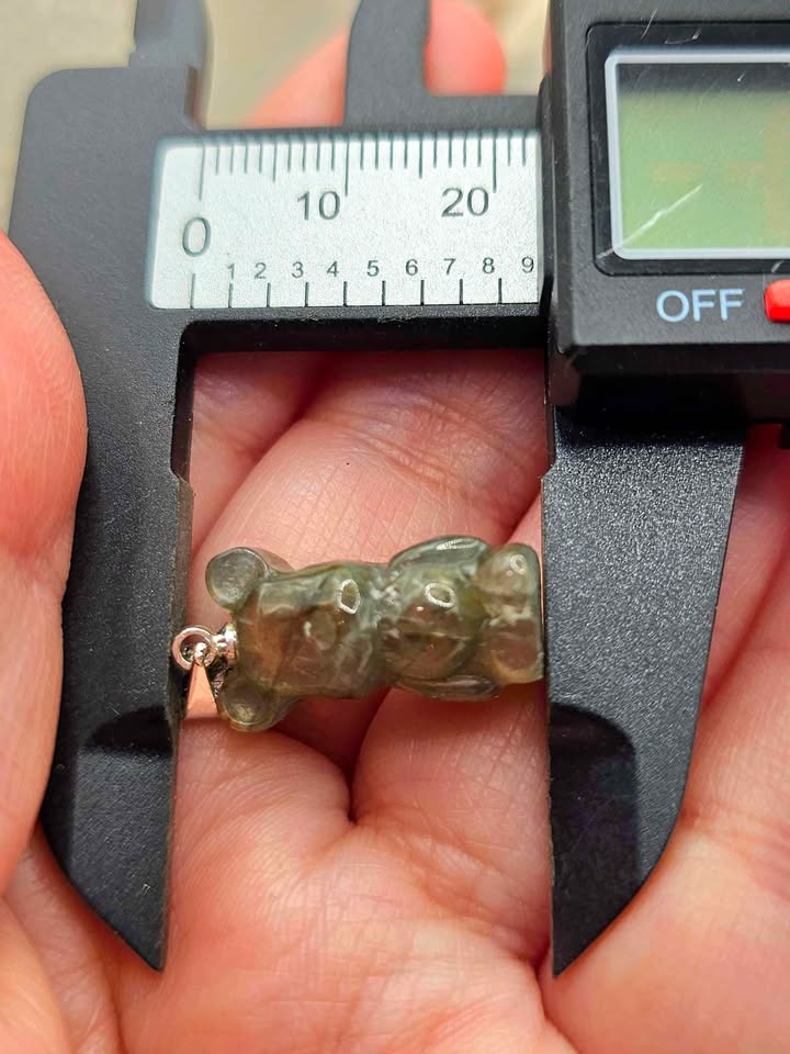 Nature Labradorite Flashy Standing Bear Pendant Necklace