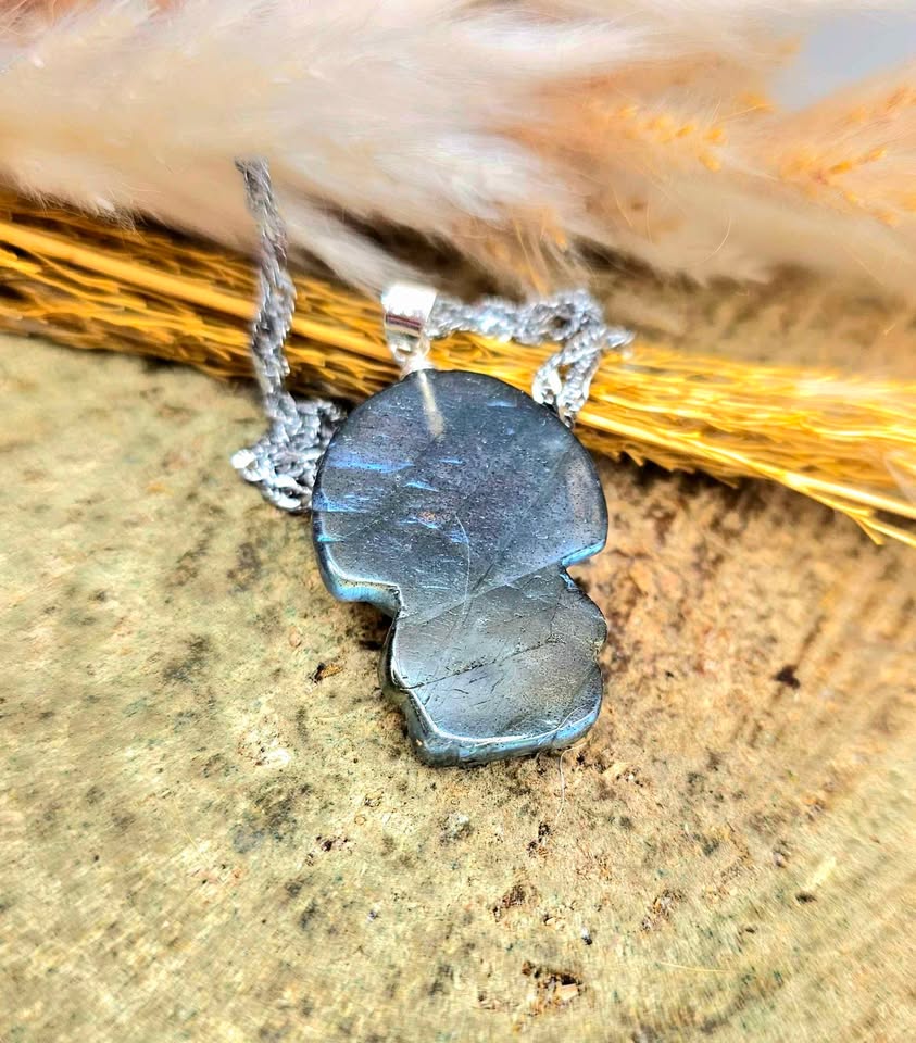 Nature Labradorite Carved Makura Pendant Necklace.