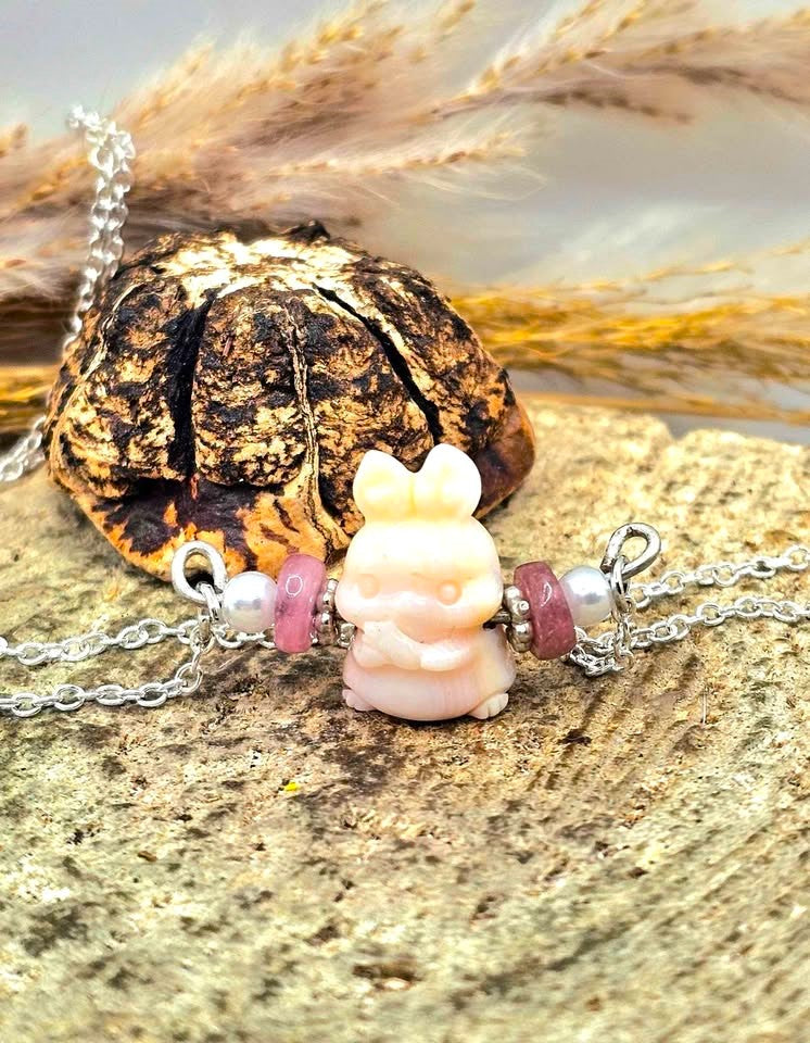 Nature Pink Conch Carve Rabbit Tourmaline Pendant Necklace