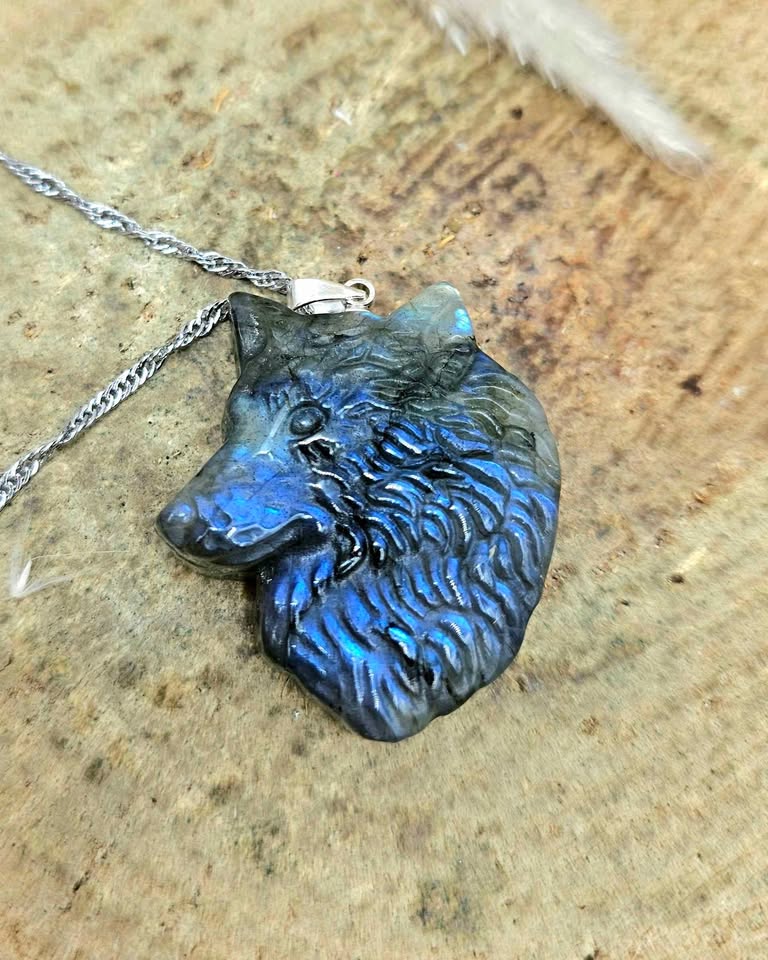 Nature Labradorite Carved Wolf head Pendant Necklace