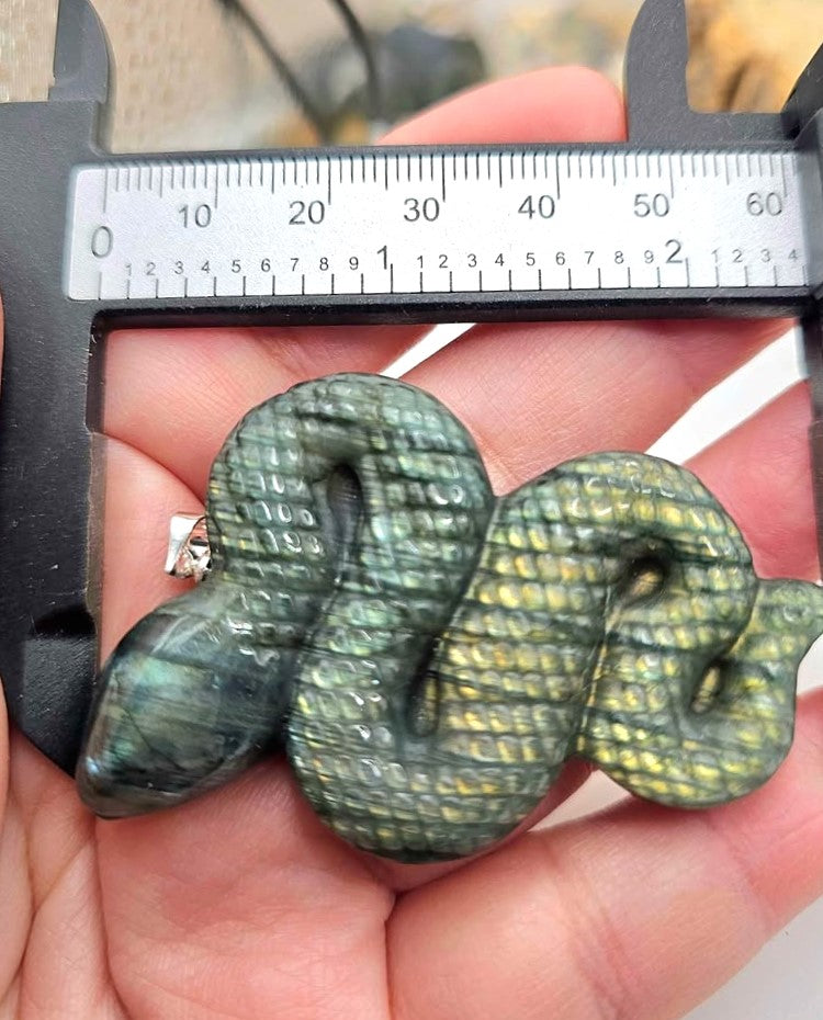 Nature Labradorite Carved Flashy Snake Pendant Necklace