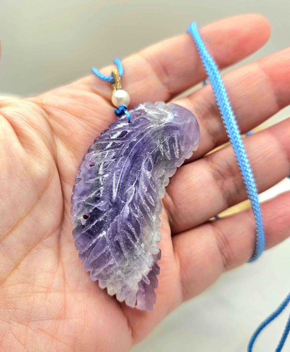 Nature Purple Fluorite Hand Carved Leaf Pendant Necklace