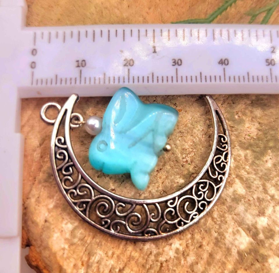 Beautiful Hanging Cat Eye Stone Rabbit With Moon Pendant Necklace