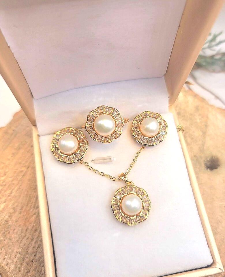 NIB Vintage Pearl CZ Inlaid 925 Flower Jewelry Set