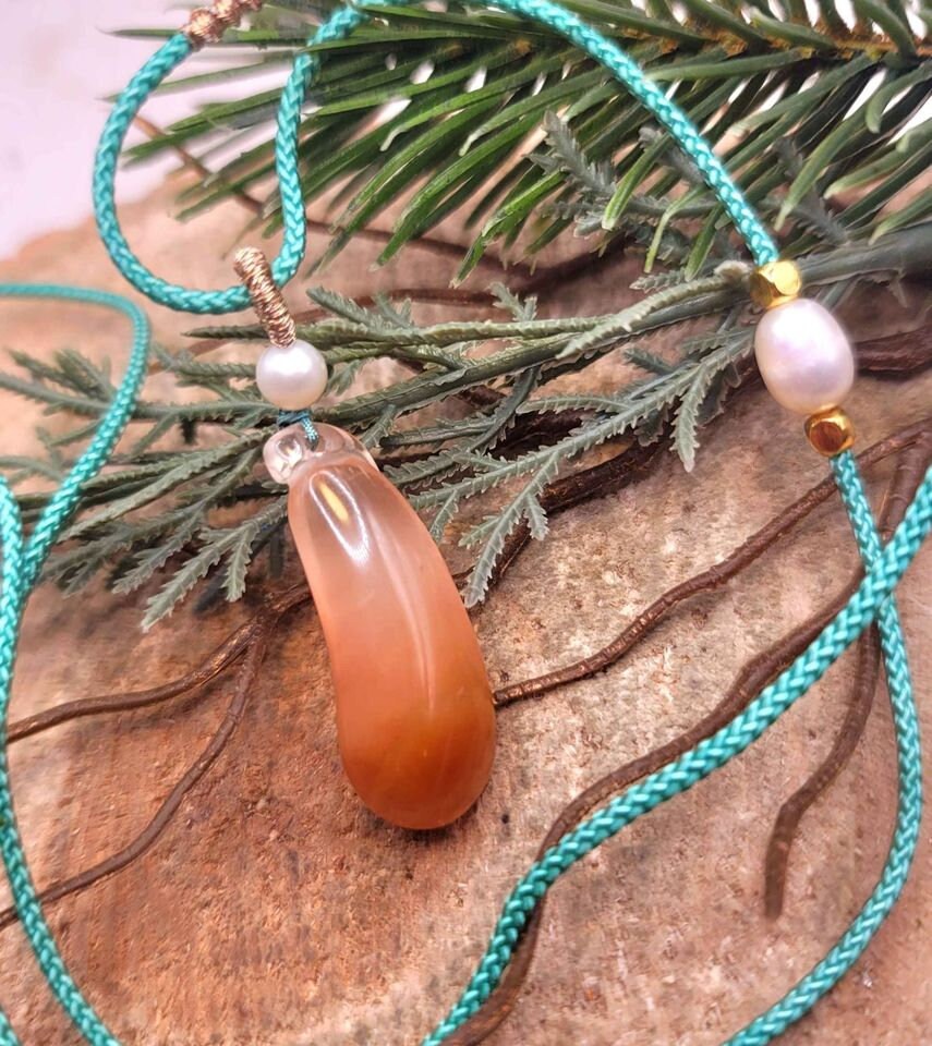 Beautiful Nature Red Rutilated Crystal Hand Carved Pepper Pearl Accent Adjustable Necklace