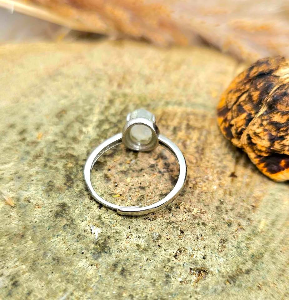 Nature Flashy Moonstone Adjustable Ring