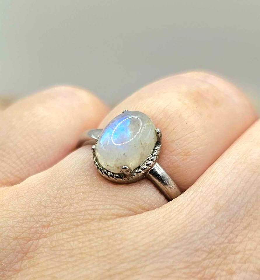 Nature Flashy Moonstone Adjustable Ring