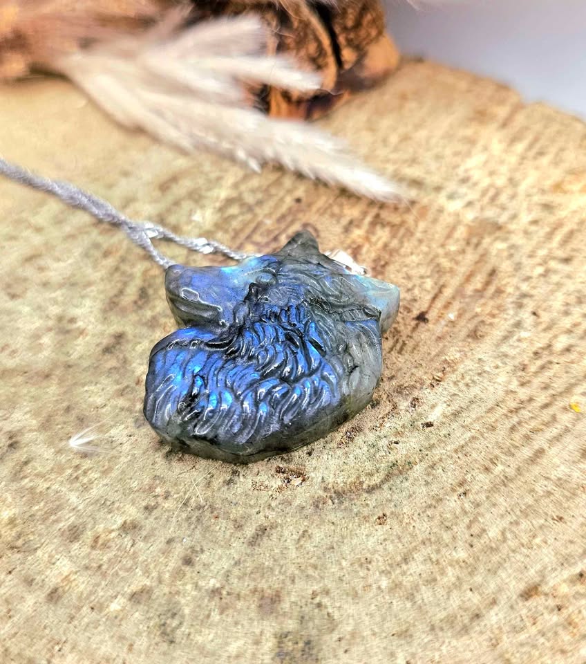 Nature Labradorite Carved Wolf head Pendant Necklace