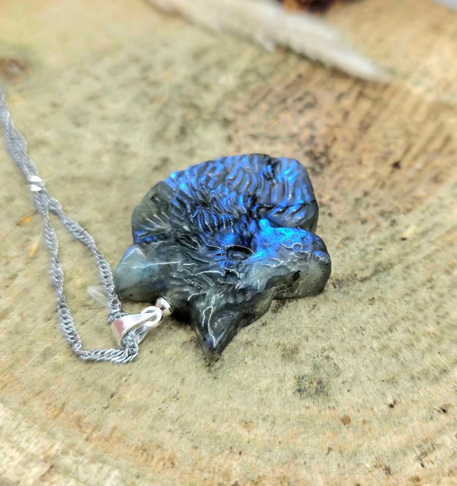 Nature Labradorite Carved Wolf head Pendant Necklace