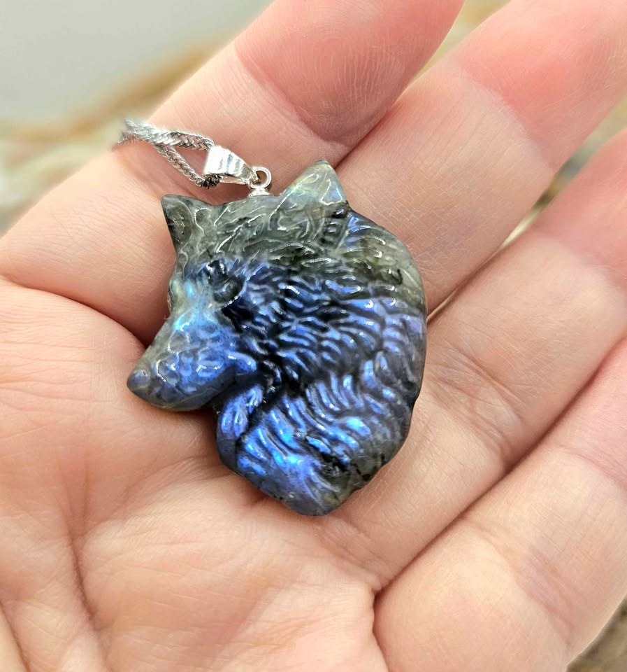 Nature Labradorite Carved Wolf head Pendant Necklace