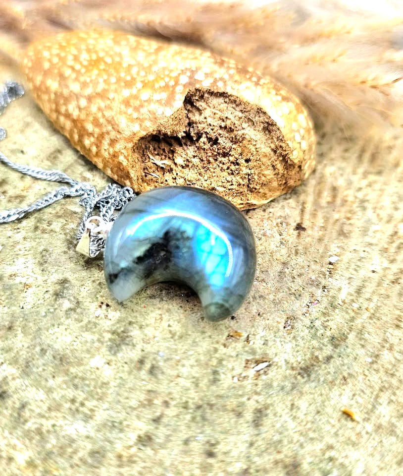 Nature Labradorite Carved Crescent Moon Pendant Necklace.