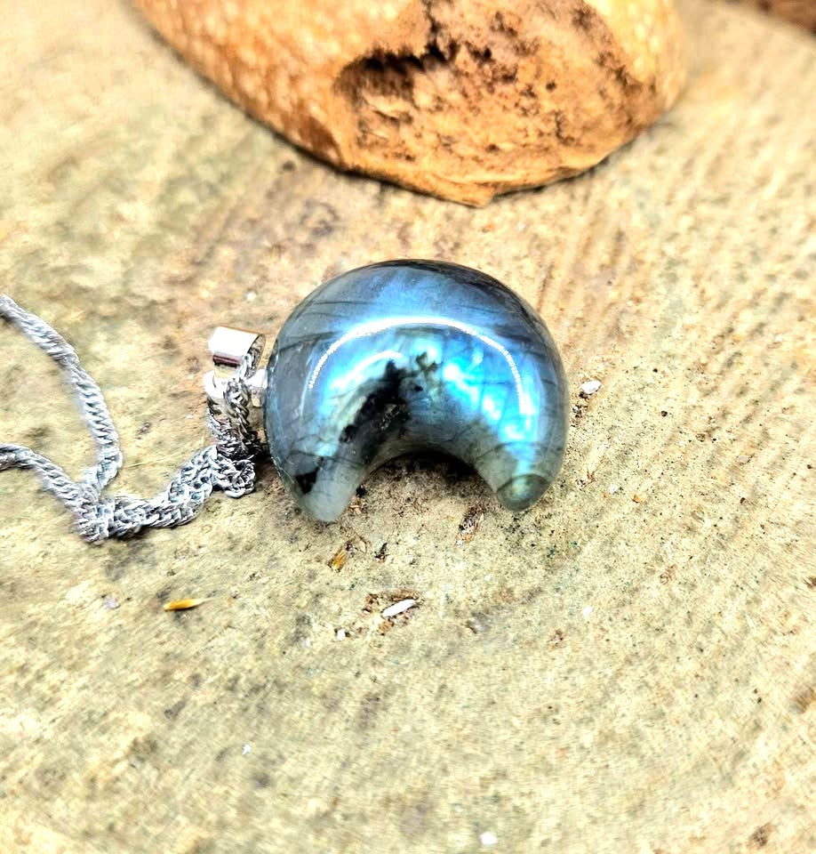 Nature Labradorite Carved Crescent Moon Pendant Necklace.
