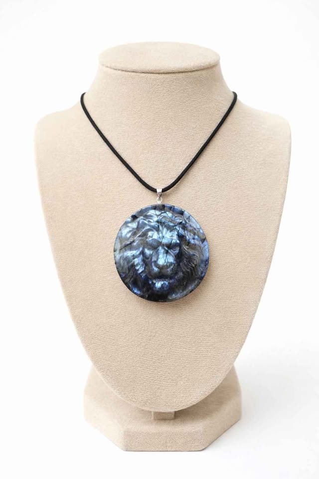 Nature Labradorite Carved Lion Head Pendant Necklace