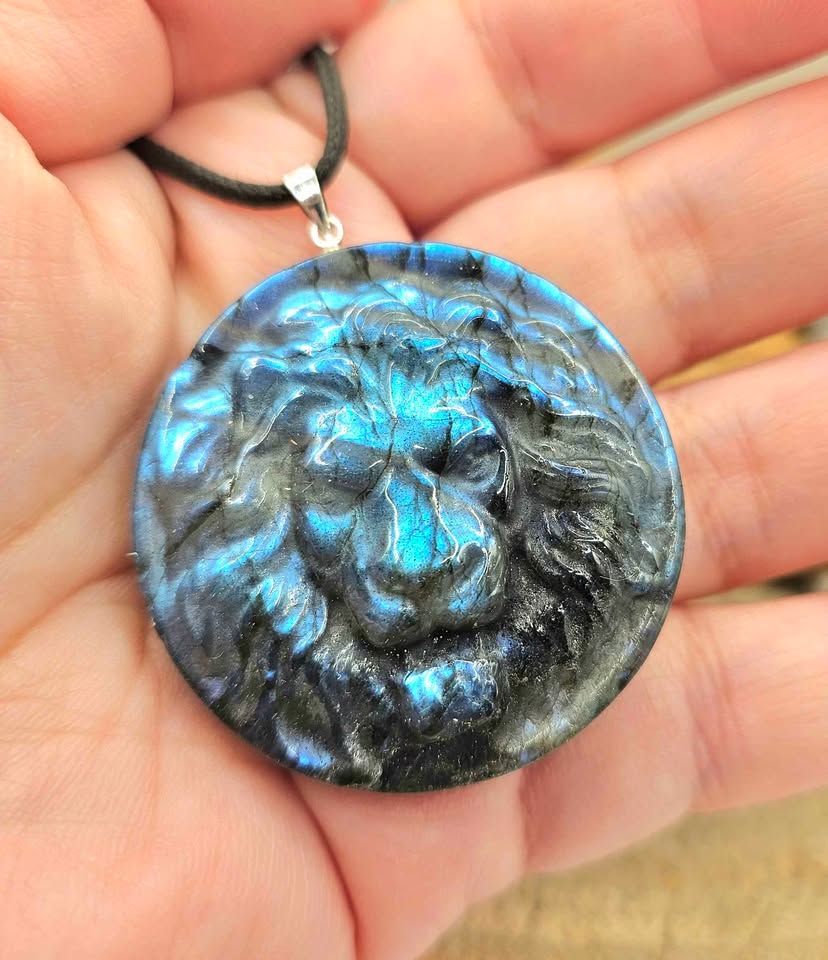 Nature Labradorite Carved Lion Head Pendant Necklace