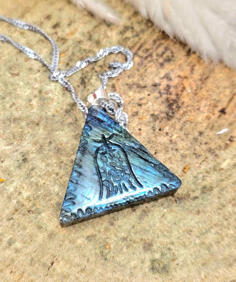 Nature Labradorite Oriental Talisman Symbol Pendant Necklace